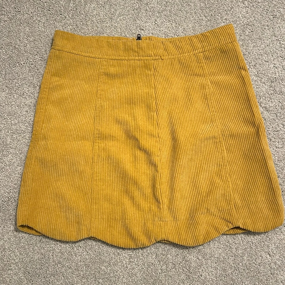 Mustard Yellow Corduroy skirt, size small.